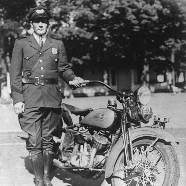Le constable Napoléon Fournier en 1935, policier de Laval sur le lac.