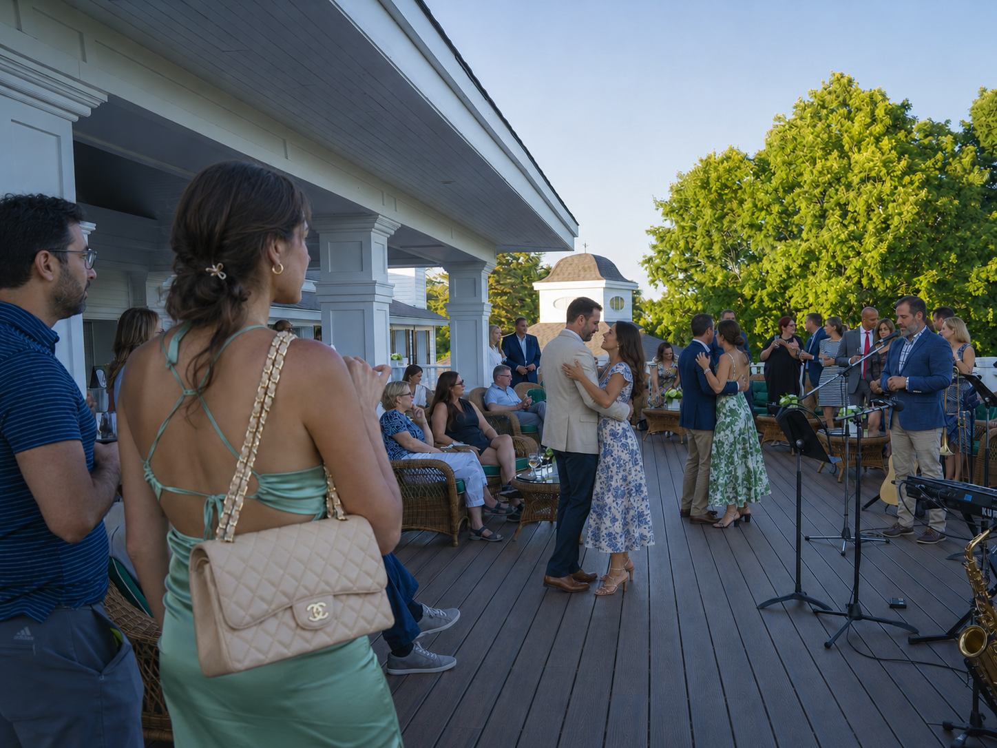 Ambiance musicale sous les étoiles lors d'un événement de l'Association.